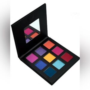 COPYCAT || Crown Brush Eyeshadow Palette in Shocked ✨NEW IN BOX✨